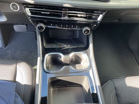 New 2026 Chevrolet Traverse LT image 25