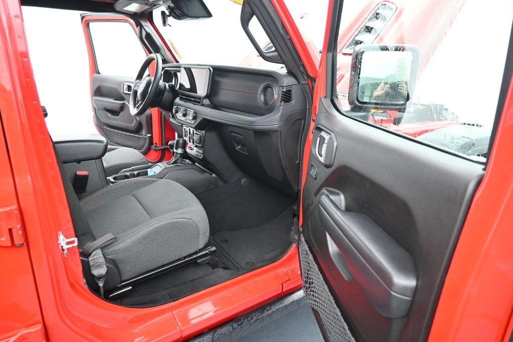 Used 2024 Jeep Wrangler Unlimited Rubicon AWD/4WD image 23