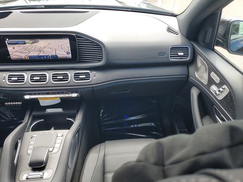 New 2026 Mercedes-Benz GLS 580 4MATIC image 17