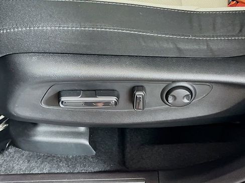 Used 2025 Honda CR-V EX image 18