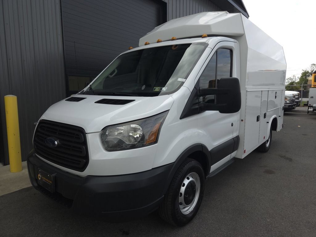 Used 2018 Ford Transit 250 138 RWD image 3