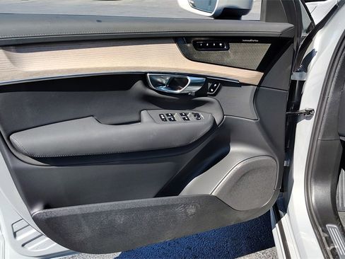 New 2026 Volvo XC90 B6 Plus w/ Protection Package image 8