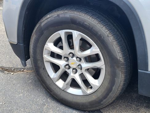Used 2020 Chevrolet Traverse LT FWD image 20