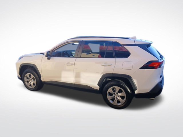 Used 2021 Toyota RAV4 LE FWD image 6