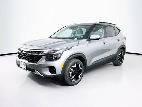 Used 2025 Kia Seltos S image 3