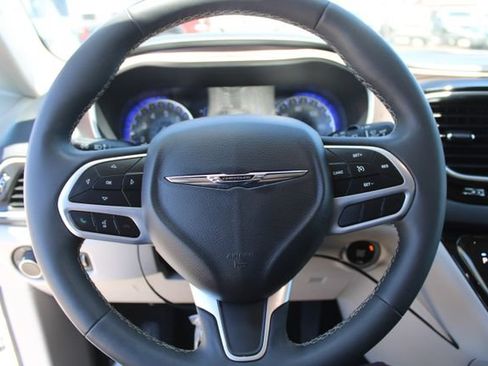 Used 2024 Chrysler Voyager LX FWD image 15