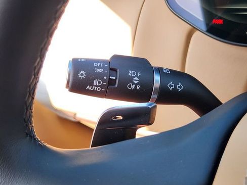 Used 2025 Land Rover Range Rover SE image 36