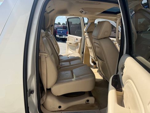 Used 2007 Cadillac Escalade EXT w/ Information Package AWD/4WD image 15