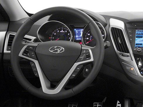 Used 2013 Hyundai Veloster FWD image 9