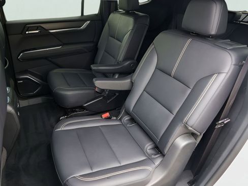 Used 2024 GMC Acadia Elevation image 26