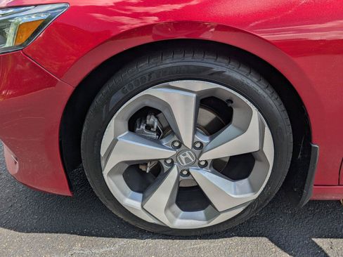 Used 2018 Honda Accord Touring image 11