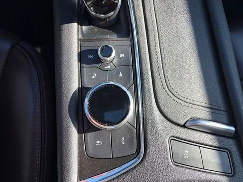 Used 2022 Cadillac XT6 Premium Luxury image 22