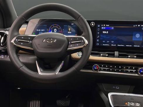 New 2026 Chevrolet Equinox ACTIV w/ Convenience Package III image 11