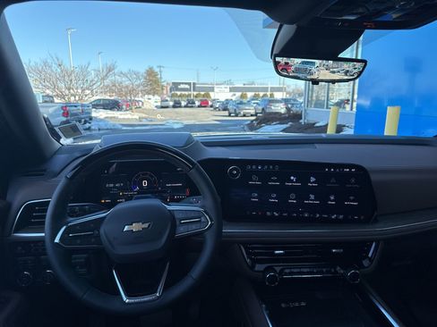 New 2026 Chevrolet Suburban High Country AWD/4WD image 2