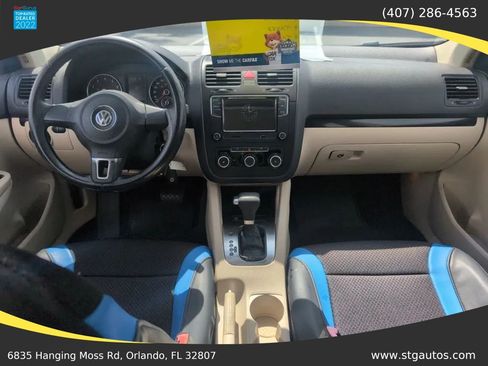 Used 2010 Volkswagen Jetta SE FWD image 17