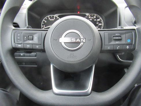 Used 2023 Nissan Rogue SV image 23