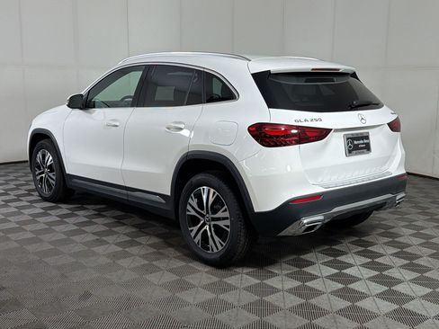 Used 2026 Mercedes-Benz GLA 250 4MATIC image 3
