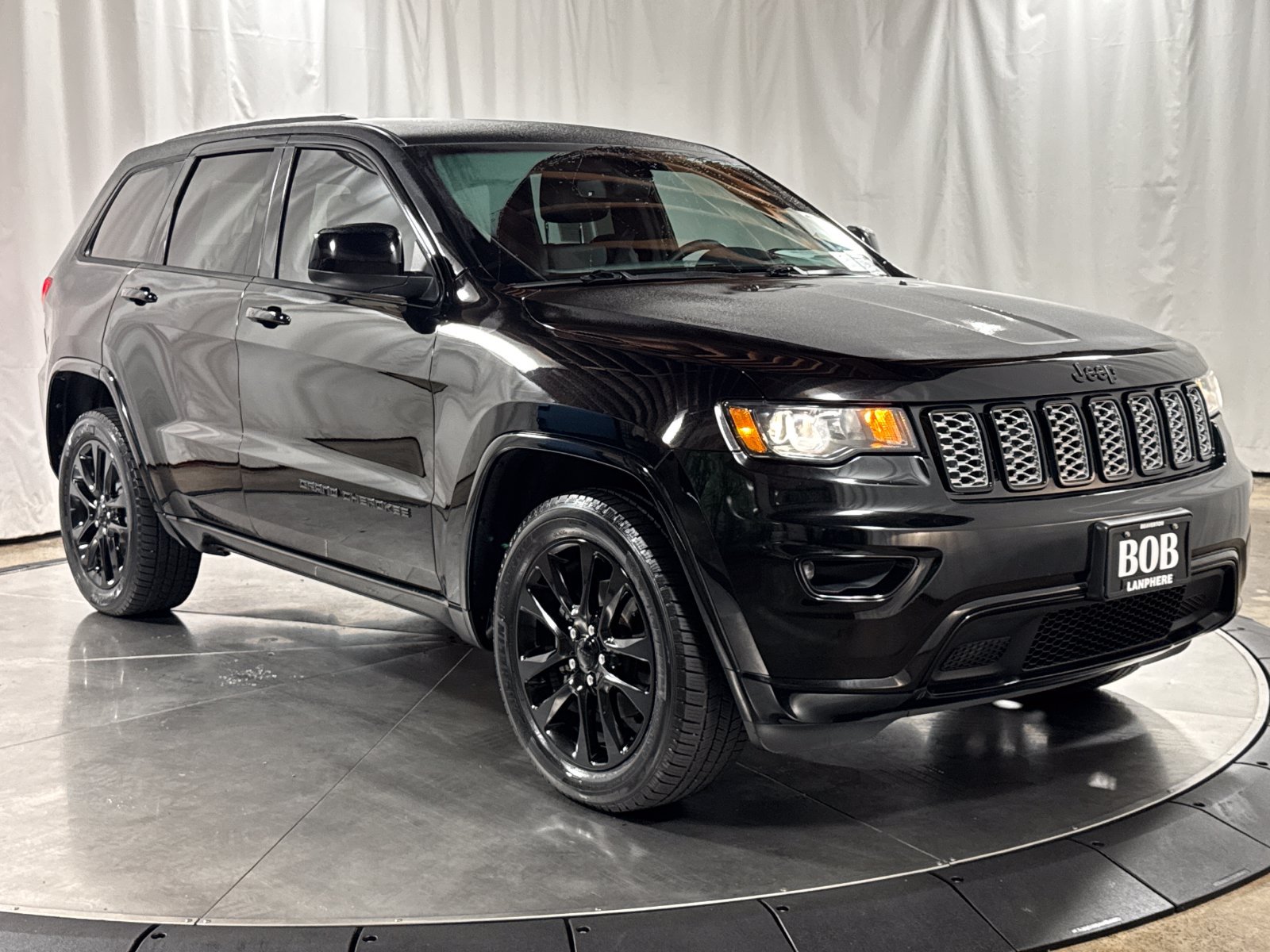 Used 2018 Jeep Grand Cherokee Altitude AWD/4WD image 7