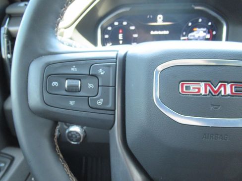 Used 2025 GMC Sierra 2500 AT4 w/ AT4 Premium Plus Package AWD/4WD image 30