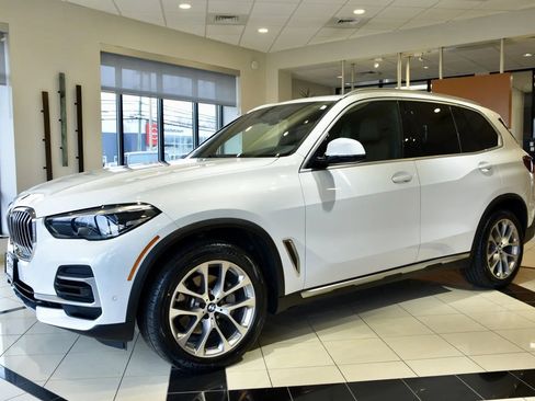 Used 2022 BMW X5 xDrive40i w/ Premium Package image 3