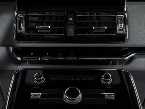 Used 2021 Lincoln Navigator Reserve w/ Cargo Convenience Package image 40