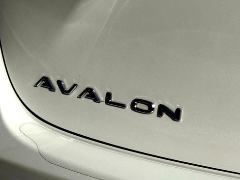 Used 2014 Toyota Avalon XLE Premium image 30