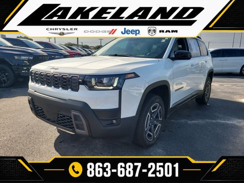 Used 2026 Jeep Cherokee Laredo AWD/4WD image 3