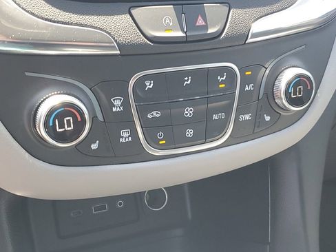 Certified 2024 Chevrolet Equinox LT w/ LPO, Floor Liner Package FWD image 17
