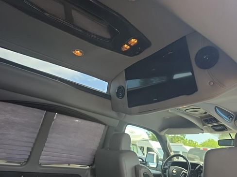 Used 2020 Chevrolet Express 2500 Extended RWD image 9