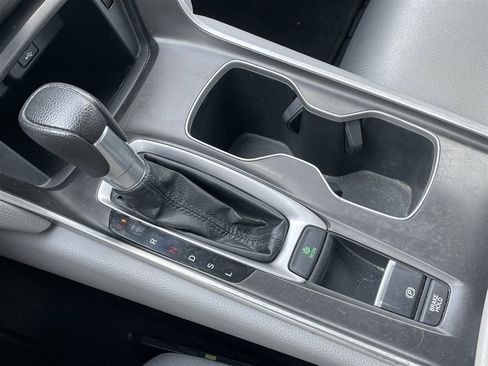 Used 2019 Honda Accord LX image 12