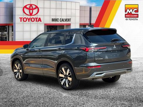 Used 2025 Mitsubishi Outlander SE AWD/4WD image 3