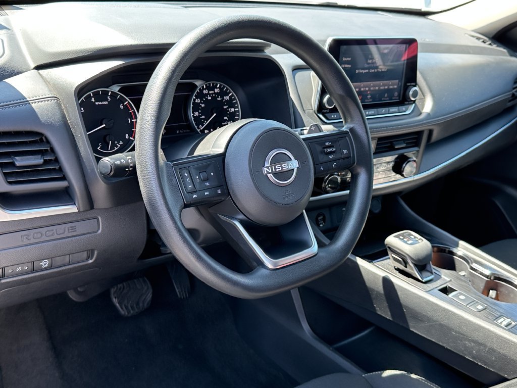 Used 2024 Nissan Rogue S FWD image 19