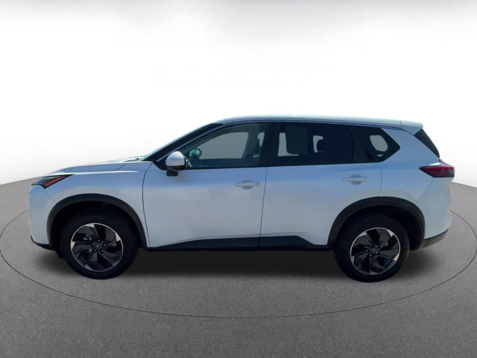 Used 2025 Nissan Rogue SV AWD/4WD image 8