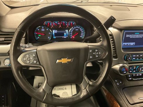 Used 2019 Chevrolet Suburban Premier image 18