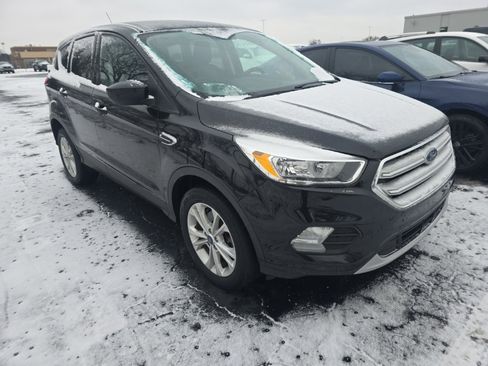 Used 2019 Ford Escape SE image 4