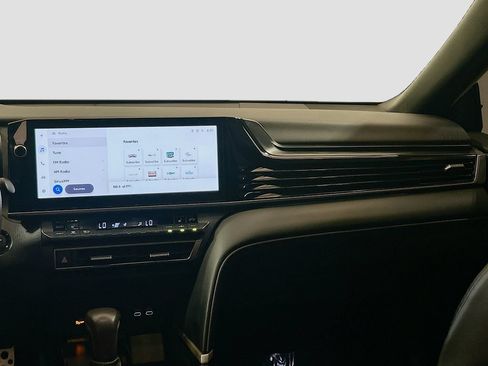 Used 2025 Toyota Camry XSE FWD image 21