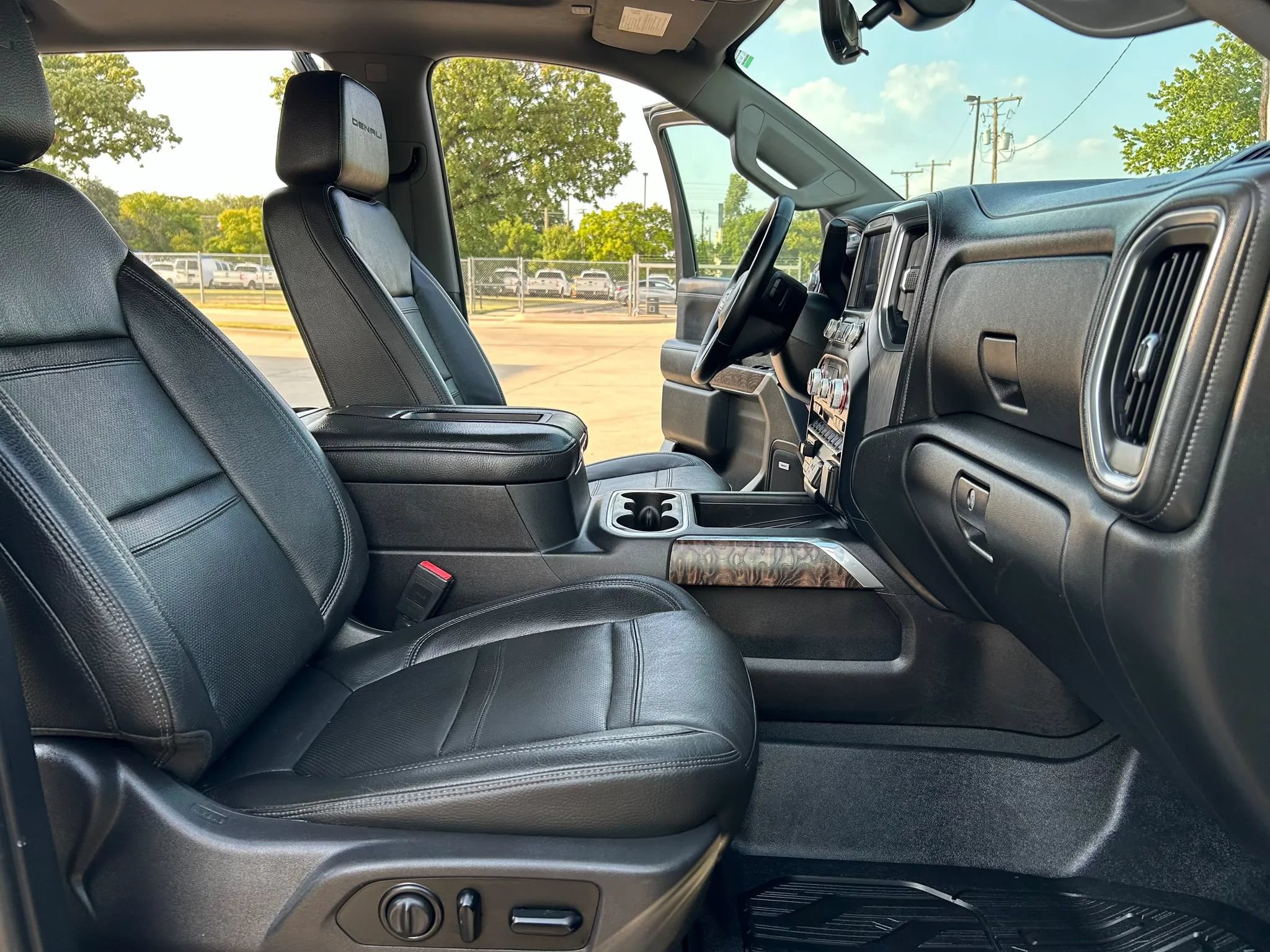 Used 2019 GMC Sierra 1500 Denali w/ Denali Ultimate Package AWD/4WD image 23