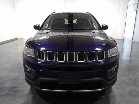 Used 2019 Jeep Compass Latitude w/ Cold Weather Group AWD/4WD image 2