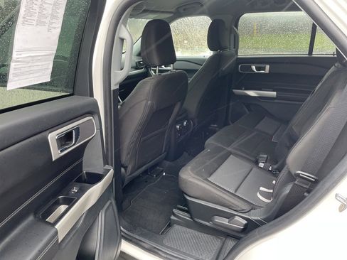 Used 2022 Ford Explorer XLT w/ Class IV Trailer Tow Package image 10
