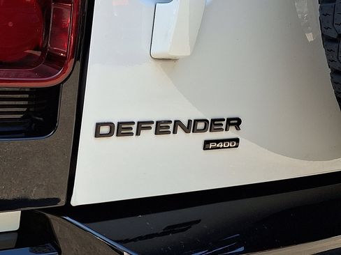 Used 2023 Land Rover Defender 110 X-Dynamic SE image 31