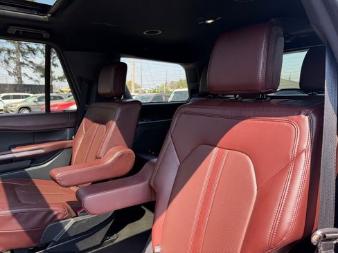 Used 2023 Ford Expedition Limited image 22