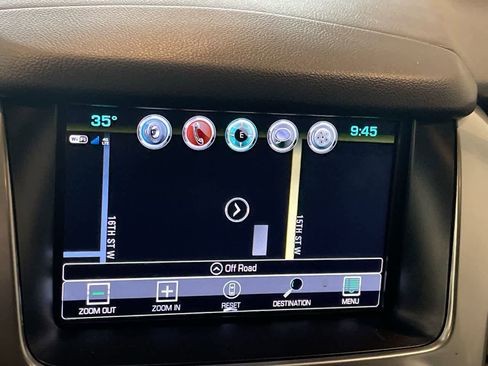 Used 2018 Chevrolet Suburban LT image 18