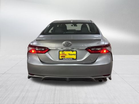 Used 2022 Toyota Camry SE image 5