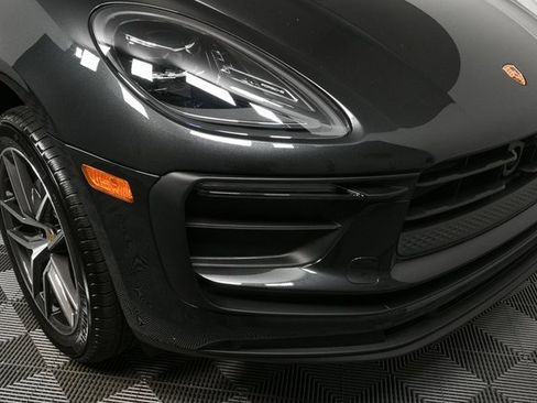 Certified 2025 Porsche Macan AWD image 39