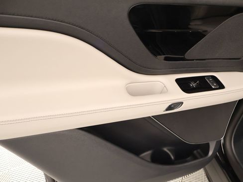New 2026 Lincoln Aviator AWD w/ Jet Appearance Package image 19