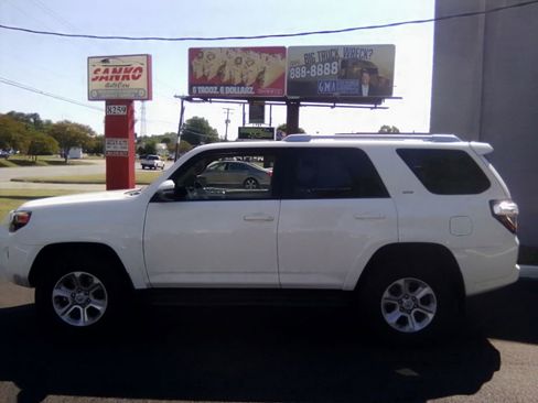 Used 2016 Toyota 4Runner SR5 Premium AWD/4WD image 9