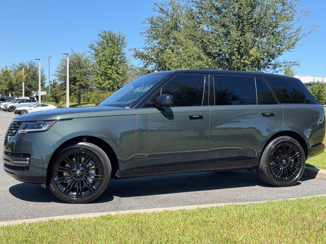Used 2025 Land Rover Range Rover Long Wheelbase SE AWD/4WD image 2