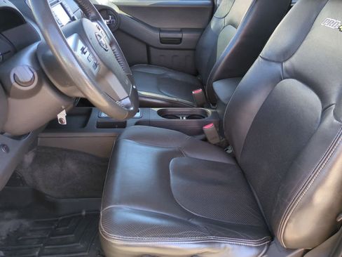 Used 2015 Nissan Xterra PRO-4X image 16