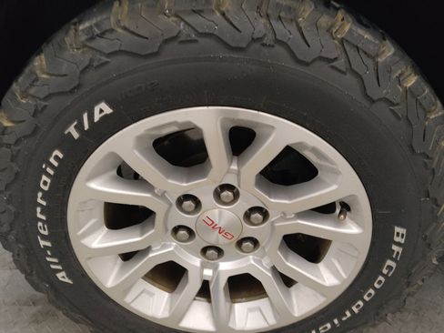 Used 2014 GMC Sierra 1500 SLE w/ SLE Value Package image 31