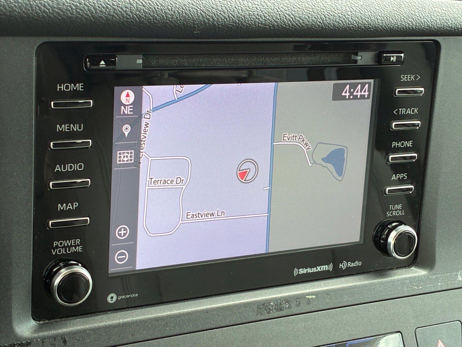 Used 2020 Toyota Sienna XLE Premium FWD image 22